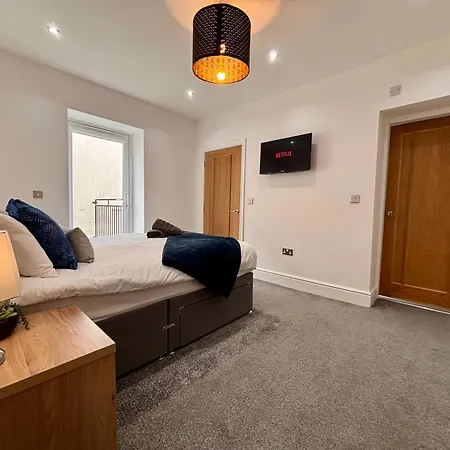 Franks Apt 2 - Outdoor Balconies - Sleeps 8 Blackpool Esterno foto