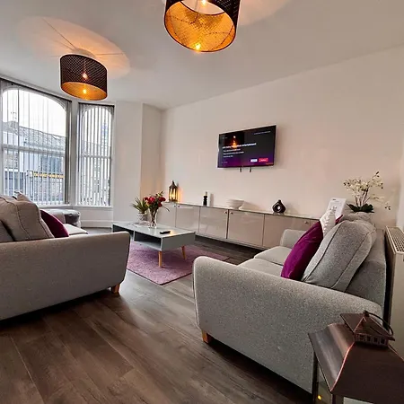Franks Apt 2 - Outdoor Balconies - Sleeps 8 Blackpool Esterno foto