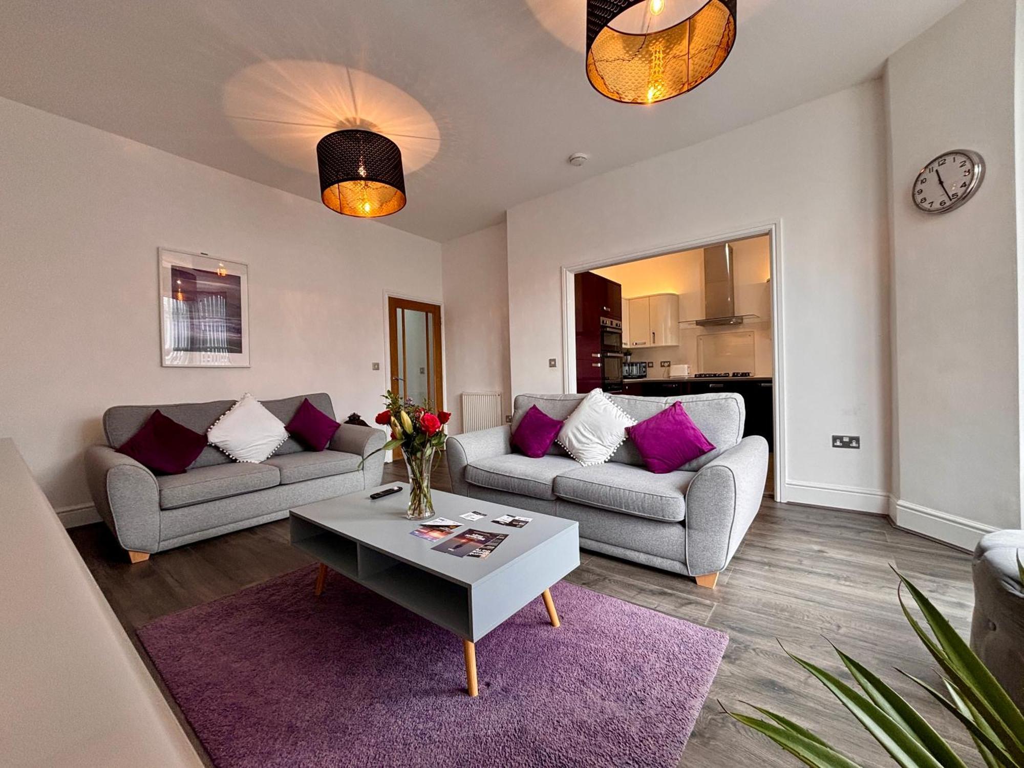 Franks 2 - Outdoor Balconies - Sleeps 8 Appartement *